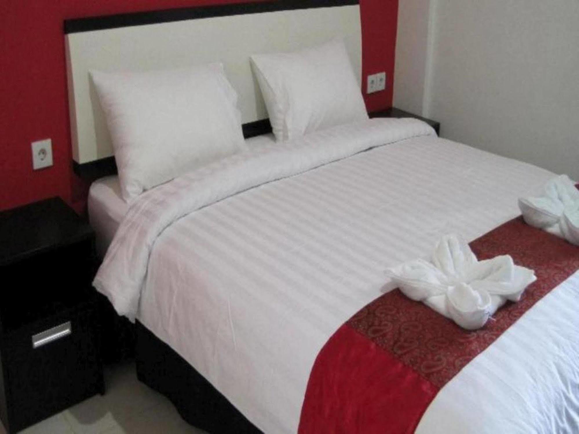 Budhi Hotel Кута Екстер'єр фото